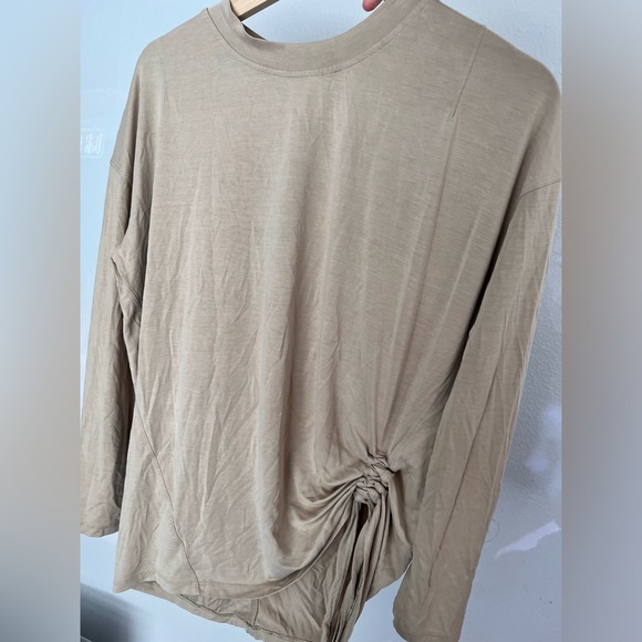 Lululemon Side Cinch Long Sleeve Crew - Size 6 - Picture 2 of 6